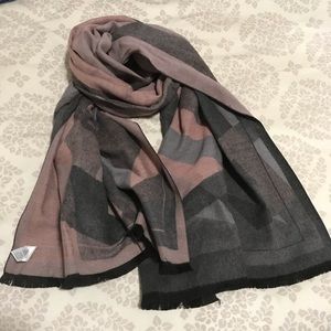 Gently Loved SOIA & KYO Ash Grey Larisa Wrap